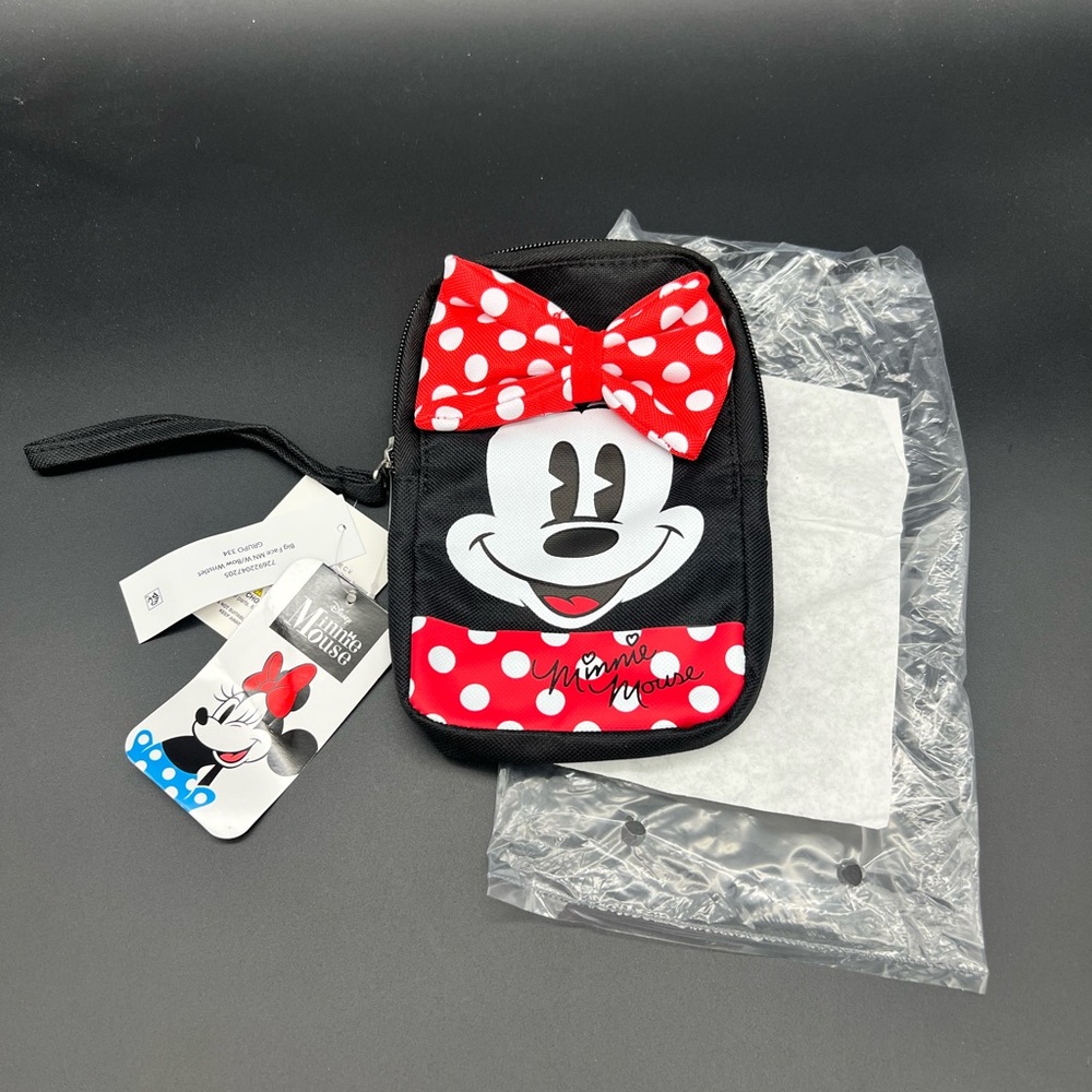 Disney Minnie Mouse with 3D Bow Wristlet Purse NEW